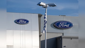 Ford's 45% Rally Wiped Out as Hopes for AI Windfall Fizzle