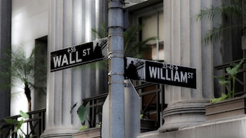 US Stock Market Today: Dow Surges 260 Points; S&P 500, Nasdaq In Green Even As Yields Scale 2002 High