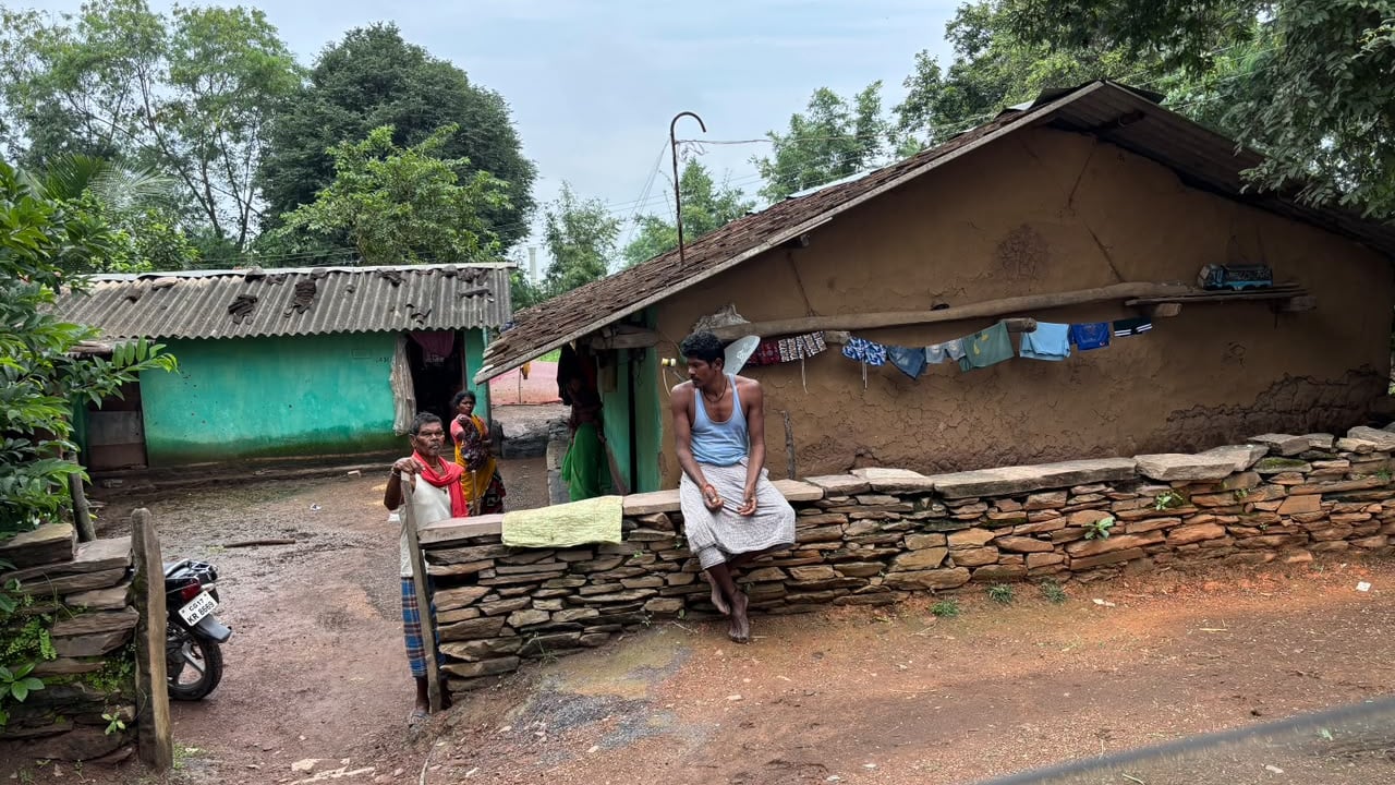 बस्तर में ग्राउंड रिपोर्टिंग के दौरान ली गई तस्वीर