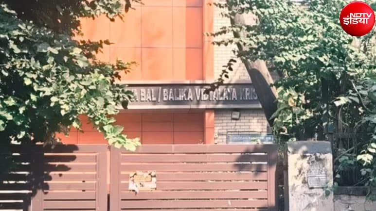 दिल्ली में 12वीं की छात्रा ने स्कूल में पेट्रोल डालकर खुद को लगाई आग, 3 सुसाइड नोट मिले