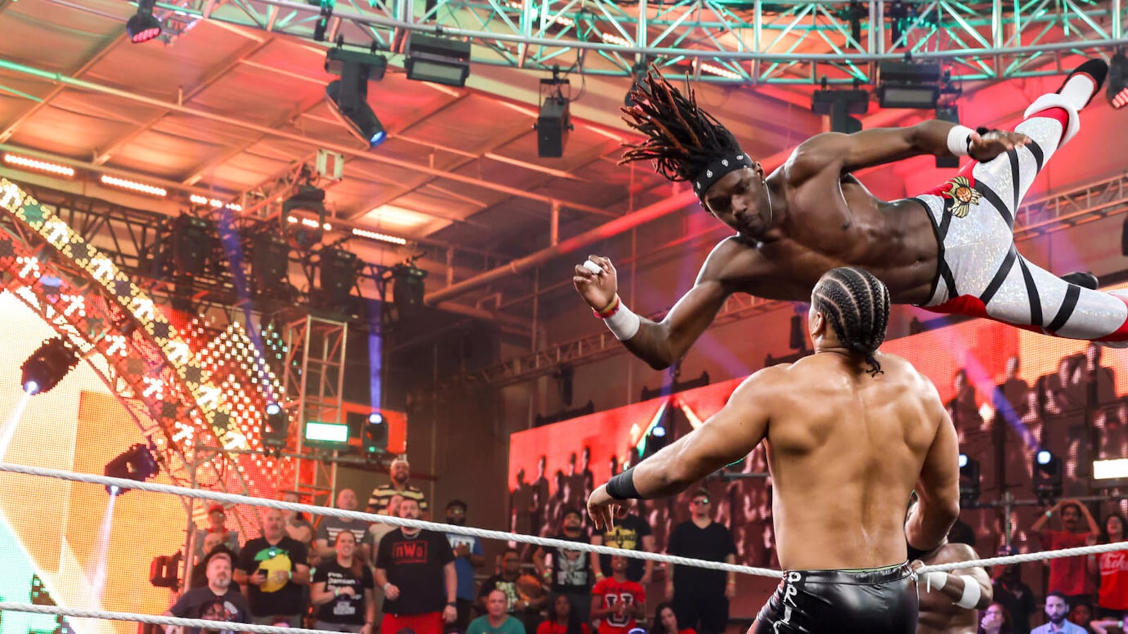 Je’Von Evans’ Leaked WWE Photo Reveals What Happened Before His Brutal Money in the Bank Ambulance Spot | WWE Je’Von Evans’ Leaked WWE Photo Reveals What Happened Before His Brutal Money in the Bank Ambulance Spot | WWE