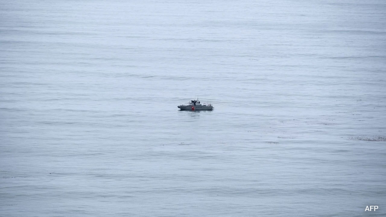 US Rescues 16 From Water Off Mexico's Baja Coast, Search On For Others