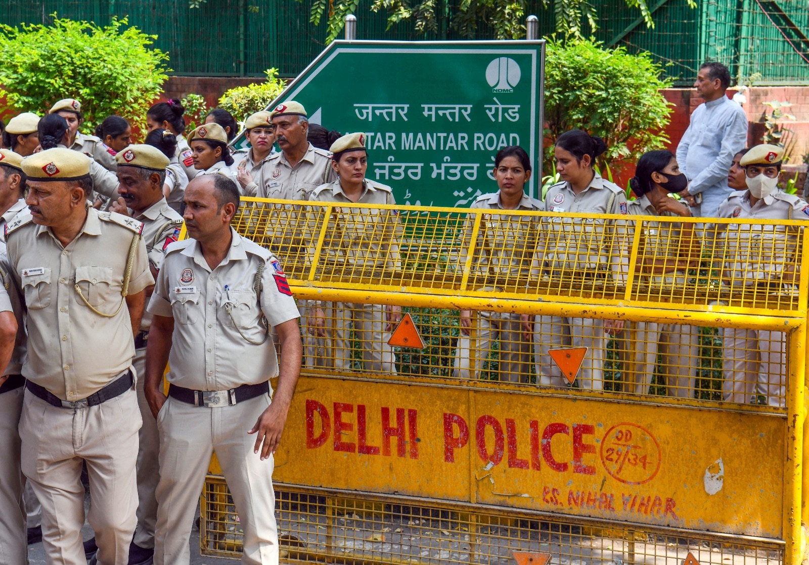 Delhi Security Beefed-Up Ahead Of CJP Protest: 500 Detention Buses, Barricades & Metro Closures