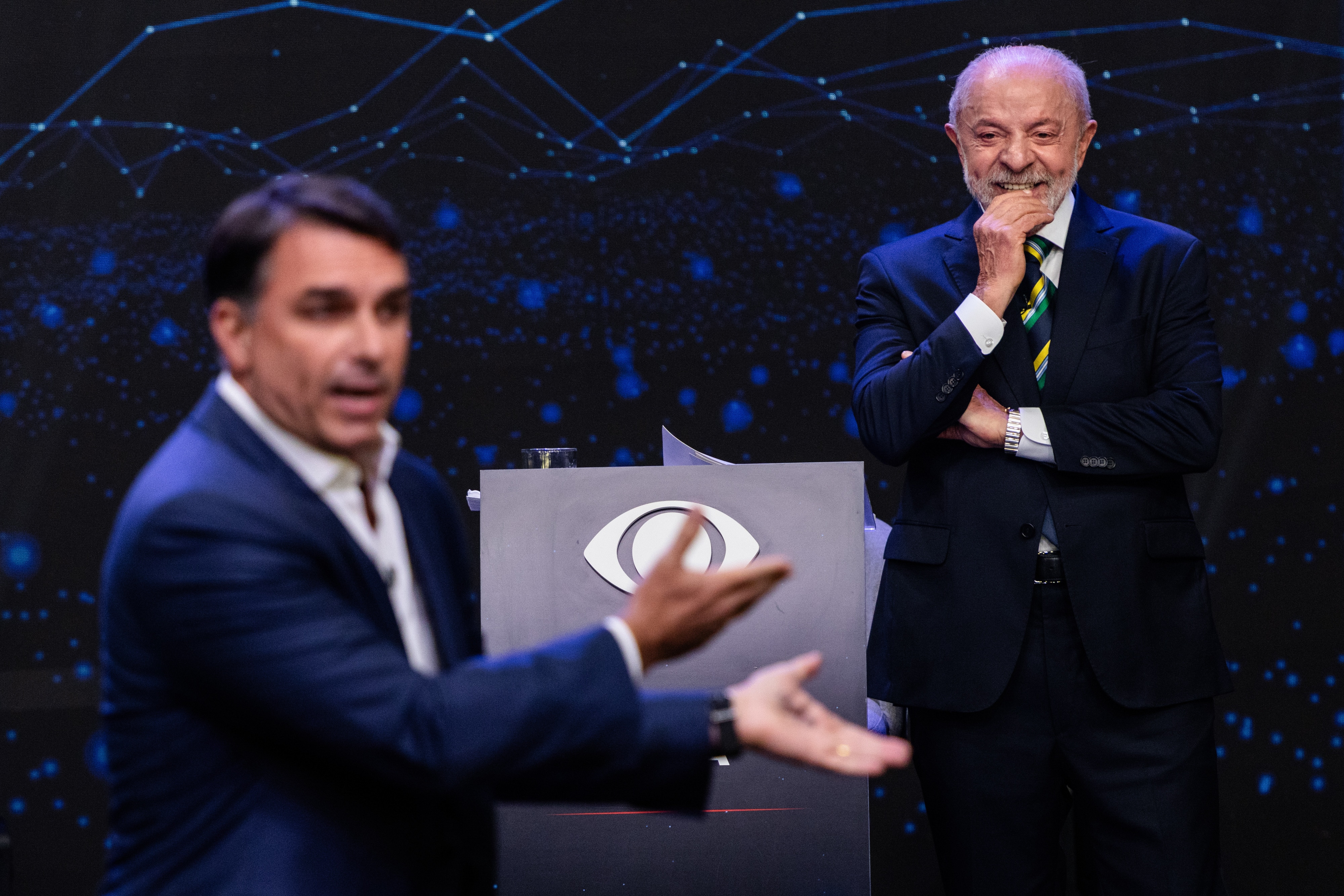 Lula and Bolsonaro during a presidential debate.