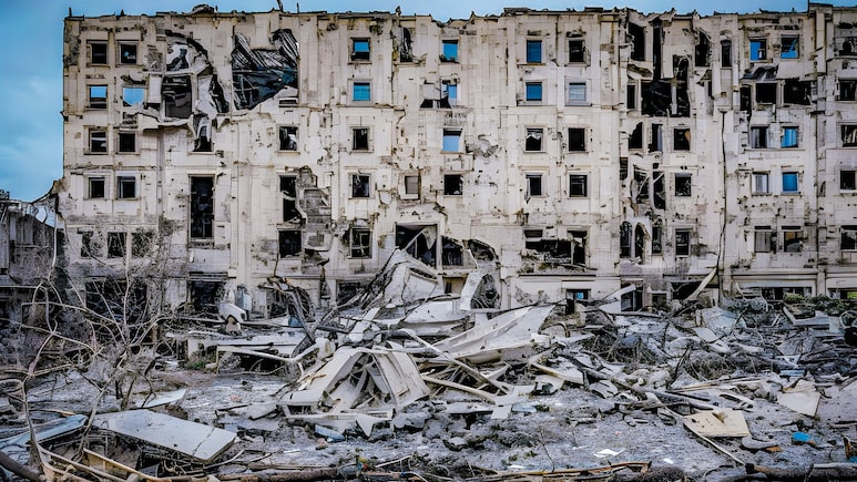 Russian Strikes Intensify Across Ukraine; Fresh Attack On Two Civilian Buses Kills 33