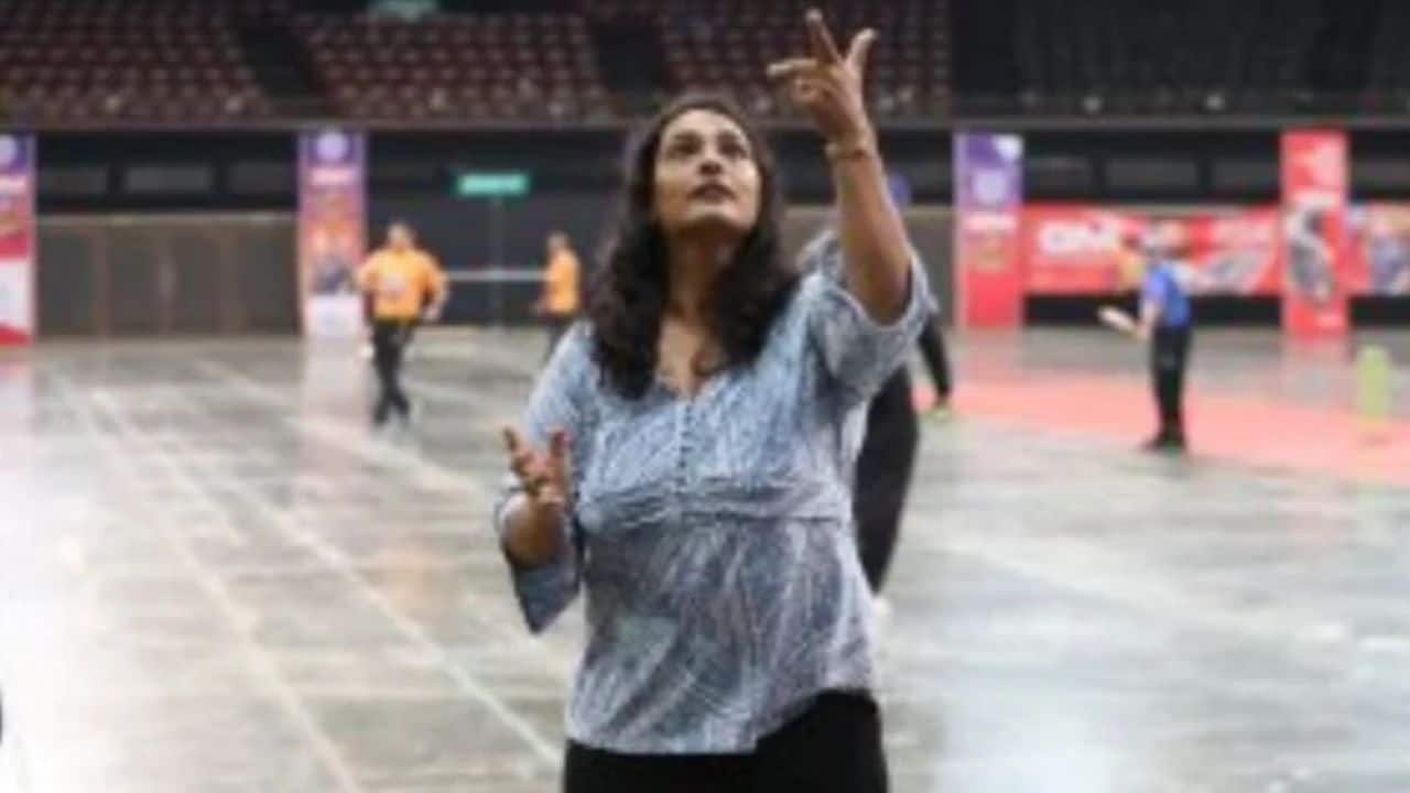 मां ने देखा था बेटी को क्रिकेटर बनाने का सपना, इंग्लैंड में डेब्यू करते हुए प्रीति डिमरी ने मचाया था धमाल