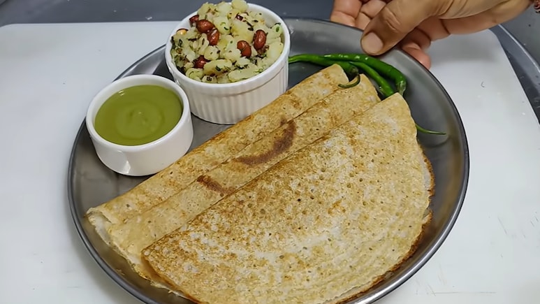 नवरात्रि व्रत के लिए स्वादिष्ट डोसा, 10 में हो जाएगा तैयार, देखें वीडियो