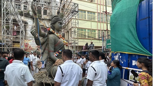 Week After Kolkata Stampede Horror, A Quiet Immersion For Chorbagan Durga Idol