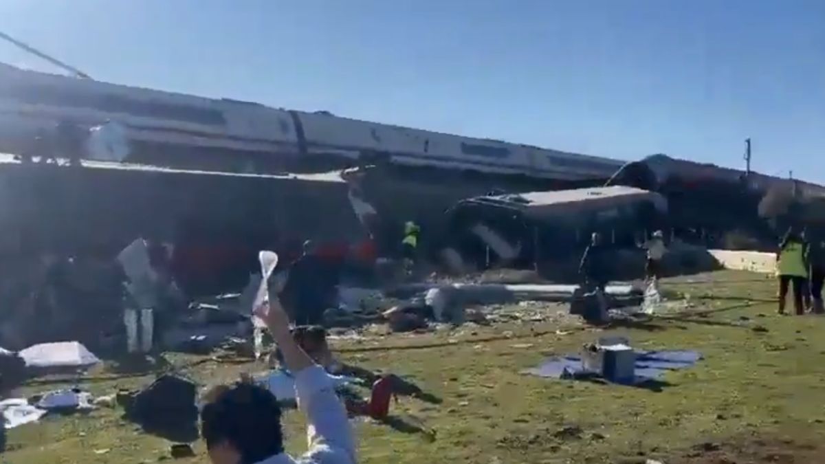 68 Killed As 2 High-Speed Trains Collide In Spain, Human Error Likely Cause