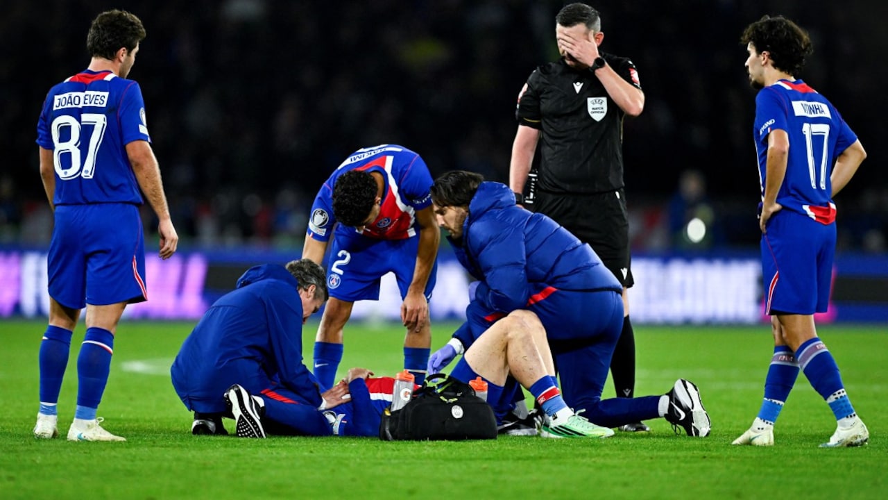 Paris Saint-Germain's Khvicha Kvaratskhelia Season In Doubt After Torn ACL