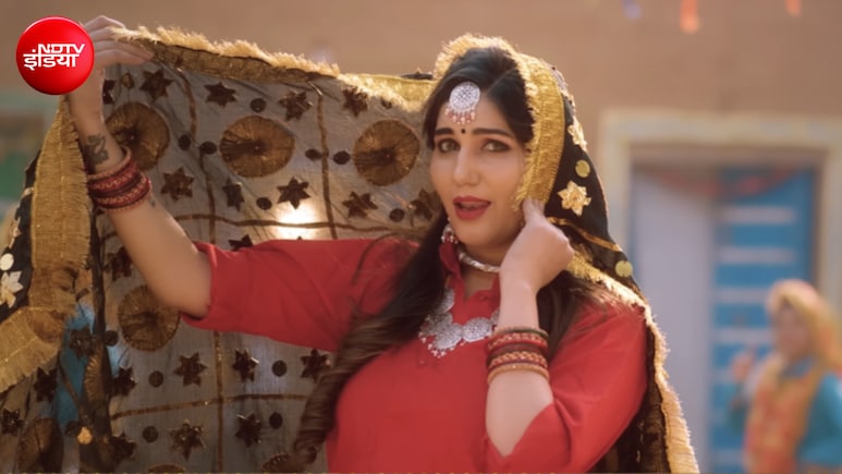 करण जौहर का फेवरेट बना सपना चौधरी का 6 साल पुराना गाना, DJ पर जब बजता है तो नाचने लगते हैं ताऊ और अम्मा, रेणुका पंवार की आवाज में सुपरहिट