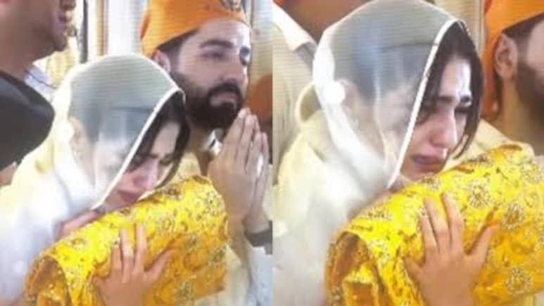 Sara Ali Khan Breaks Down At Darbar Sahib, Amritsar. Internet Is Concerned