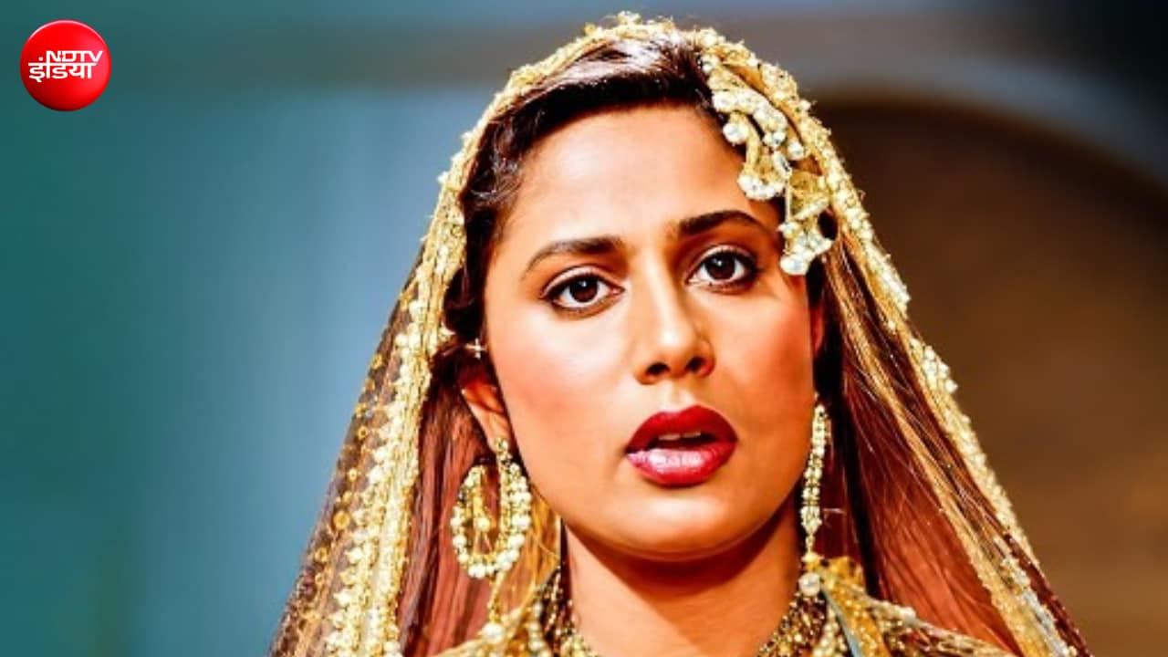 जब बेवफा की याद आए तो ये गाना सुनना, 43 साल पहले आशा भोसले की आवाज और स्मिता पाटिल के दर्द ने बनाया सदाबहार