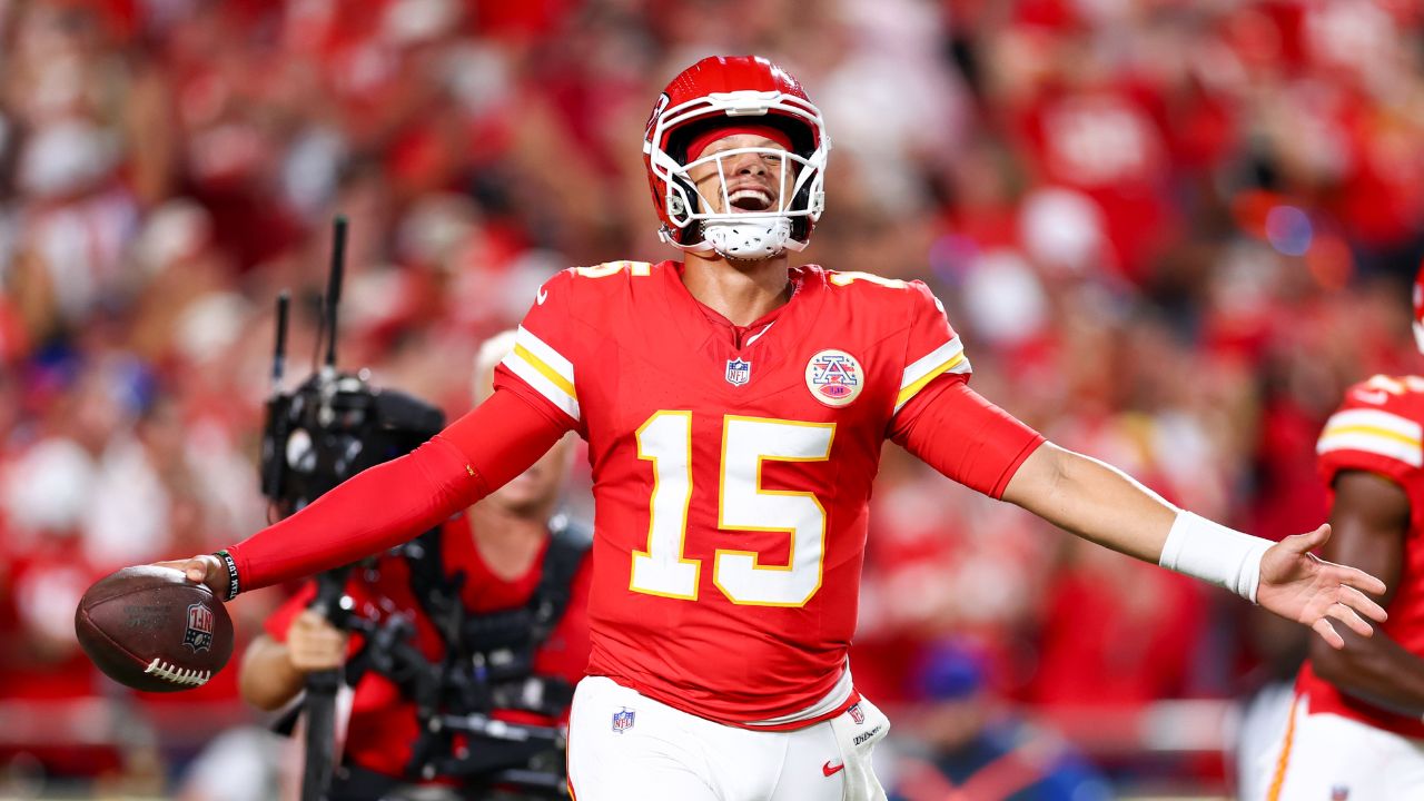 Why Cris Collinsworth praised Patrick Mahomes after fumble