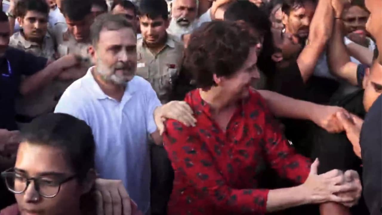 Rahul, Priyanka Gandhi's March To Supreme Court Stopped By Police
