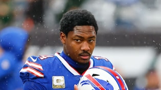 Stefon Diggs and Mike Evans Injury Concerns Ahead of Monday Night Football