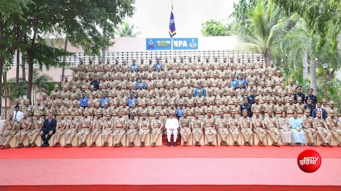 SVPNPA पासिंग आउट परेड: देश को म&zwj;िले 135 IPS, नेपाल, भूटान व मालदीव के 16 अफसरों को भी दी ट्रेन&zwj;िंग