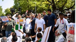 ज्ञानेश कुमार के खिलाफ विपक्ष ने खोला मोर्चा, खरगे बोले- हमारे नेता जान दे सकते हैं तो हम जेल क्यों नहीं जा सकते