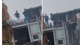 यूपी के भैंसिया गांव में दूध के उधार पैसे मांगने पर तड़ातड़ चली गोलियां, छत से पत्थर भी फेंके, VIDEO