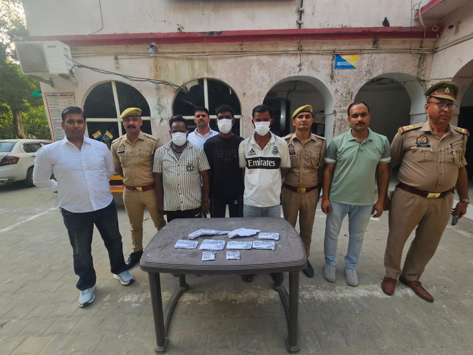 पुलिस के हत्थे चढ़े आरोपी