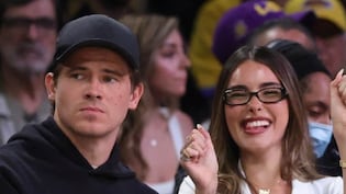 Madison Beer and Justin Herbert Face Locker Room Whispers Amid Chargers&rsquo; NFL Struggles