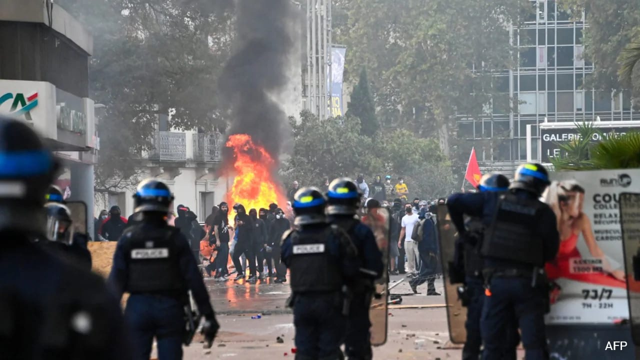 France To Deploy 70,000 Cops Nationwide Ahead Of Weekend Protests