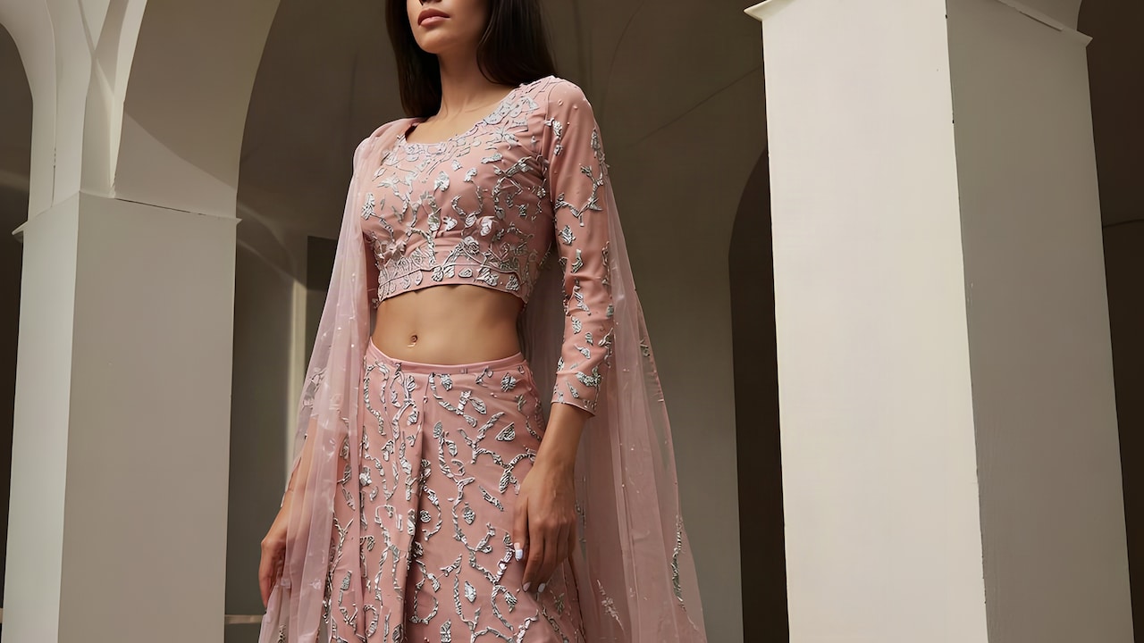 How To Choose Diwali Outfit Colours That Pop In Photos?
