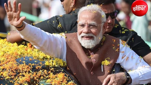 बनासकांठा में PM मोदी के स्वागत की तैयारी, दूध मंडलियां दीपों और रंग-बिरंगी रोशनी से जगमगाईं