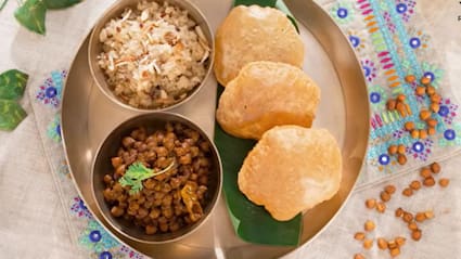 शेफ रणवीर बरार ने बताया अष्टमी का हलवा, चना और पूरी बनाने का सही तरीका