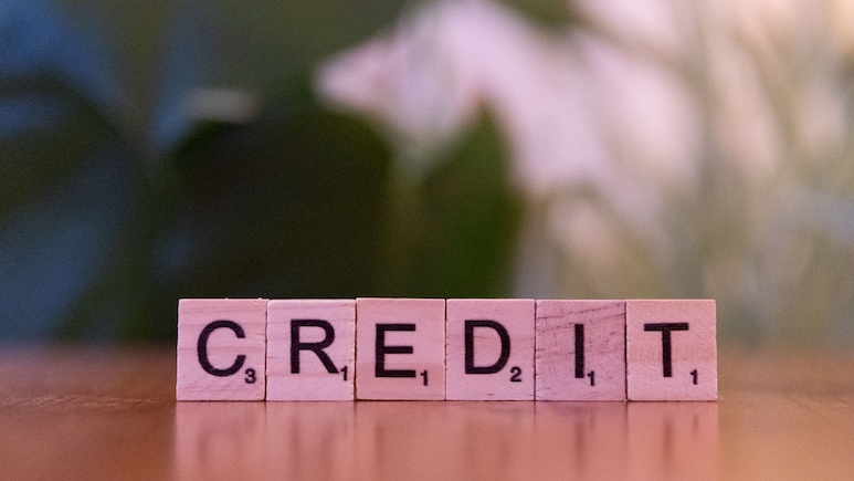 Personal Loan Closed, But CIBIL Score Unchanged? Here&rsquo;s Why