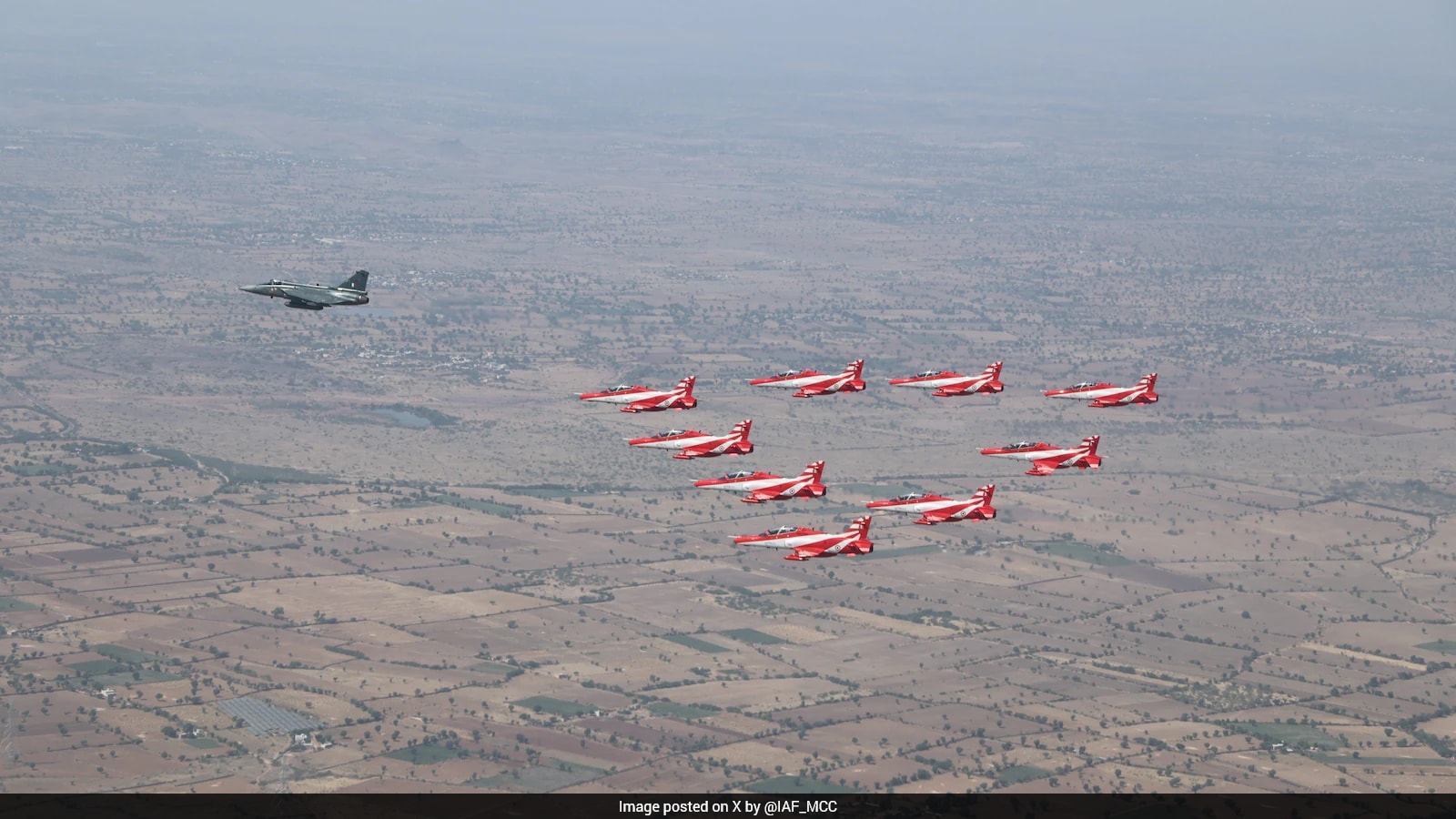 IAF Chief AP Singh Flies Final Sortie in Indigenous Tejas During Exercise Tarang Shakti