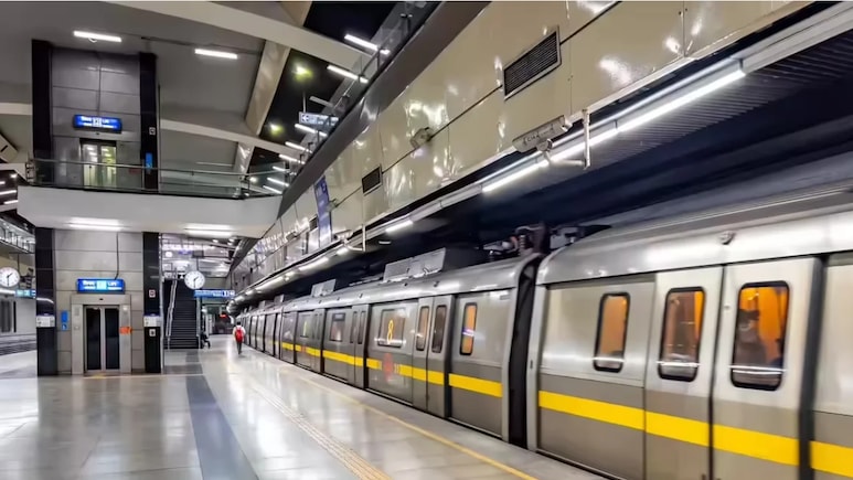 विपक्ष के प्रदर्शन के बीच बंद मेट्रो स्टेशन खुले... DMRC ने अपडेट में बताया कहां-कहां से पाबंदियां हटीं