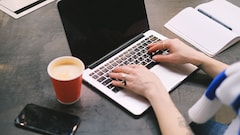 Dependent on Freelance Income? How To Stay Consistent With Investments