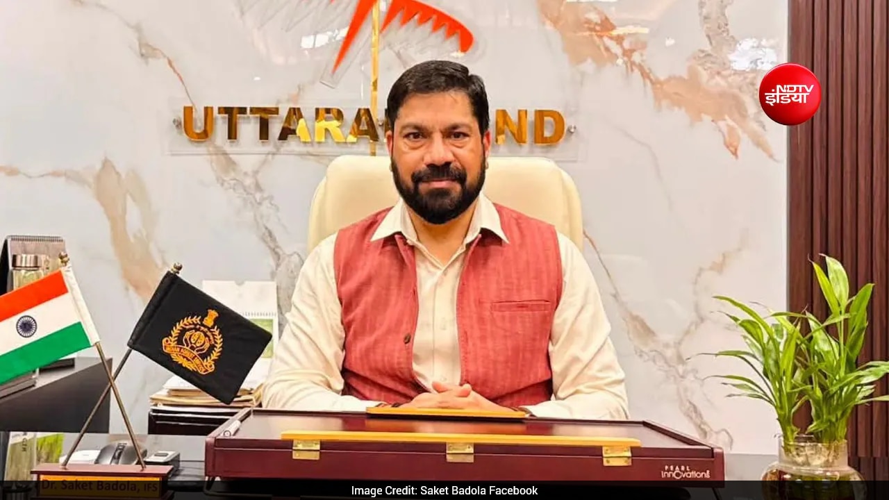IFS साकेत बडोला VRS के ऐलान पर हुए भावुक, बताया- रिटायरमेंट से 11 साल पहले क्‍यों छोड़ रहे नौकरी?