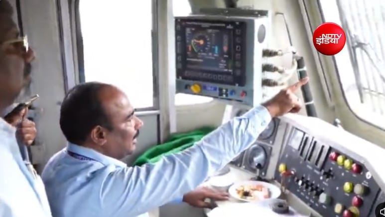 ट्रेन की सुरक्षा के लिए अब तैयार है 'कवच', नहीं होगी दो ट्रेनों की आमने-सामने की टक्कर