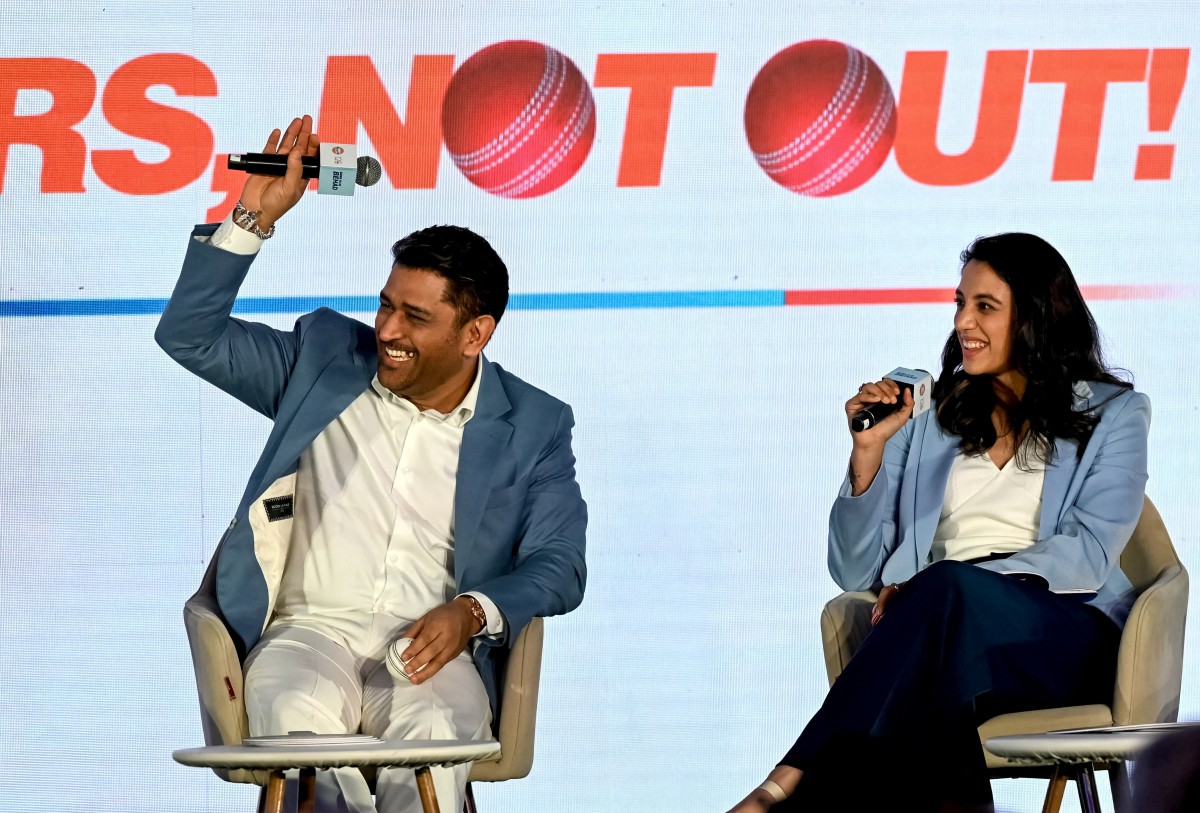 Dhoni Reveals Special WhatsApp Message To Mandhana After Women's World Cup Win