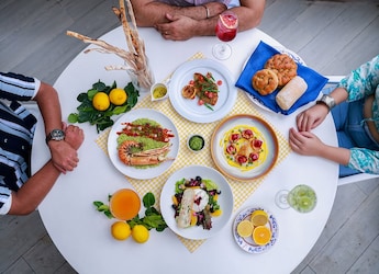 Hyatt Regency's Amalfi Coast Seafood Menu Made Me Fall In Love With La Piazza All Over Again