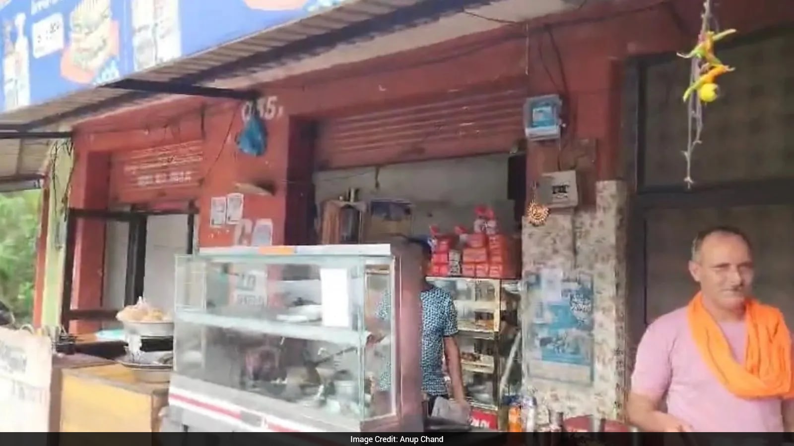 UP Family Accidentally Leaves Son at Himachal Roadside Eatery, Reunited After Police Trace