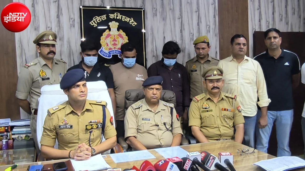 सेंट्रल नोएडा में 3 करोड़ की चोरी का खुलासा, 3172 पेटीएम मशीनें बरामद; 3 शातिर चोर गिरफ्तार