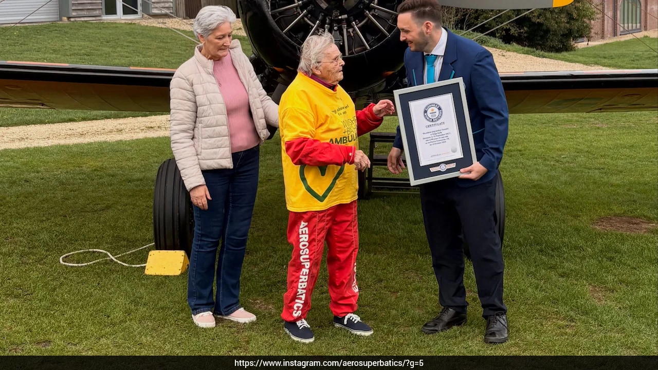 99-year-old Helga Duffy breaks record as world’s oldest wing-walker, raises charity funds