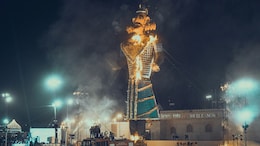 Dussehra 2026: रावण दहन कहां देखें? दिल्ली, नोएडा, मुंबई, बेंगलुरु और हैदराबाद में इन जगहों पर देखें दशहरा
