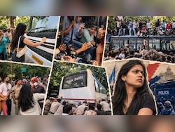 Bus Key Dash To 'Detain Me Please': How Protesters Outfoxed Delhi Cops