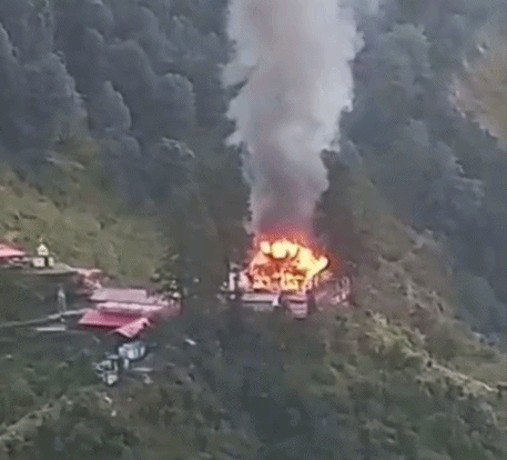 उत्तराखंड के बागेश्वर में आदि बद्री मां भगवती मंदिर में लगी भीषण आग, शक्तिपीठ को भारी नुकसान