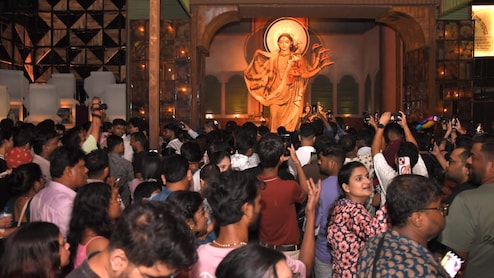 19 Deaths Raise Questions Over Durga Puja Crowd Management In Kolkata