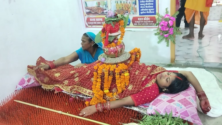 Bihar Woman Lies On Bed Of 2,516 Sharp Nails As Part Of Navratri Devotion