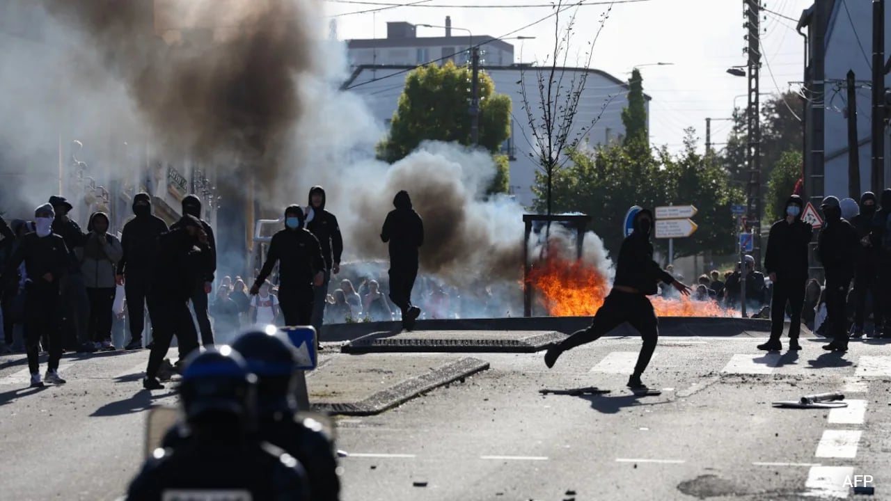 France Blames "Radical Left" For Violence Amid Intensifying School Protests
