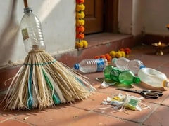 DIY Broom: जीरो खर्च में प्लास्टिक की बोतल से बनाएं जाला झाड़ू, नवरात्रि की सफाई में काम आएगा ये देसी जुगाड़, मिनटों में साफ होगा मकड़ी का जाला