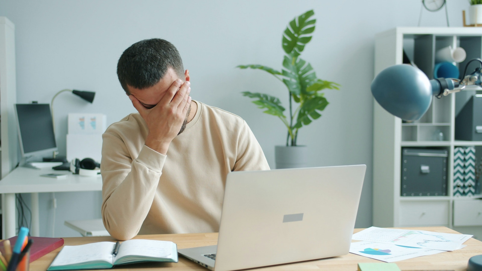 Company Inute Late To Office By 10 Minutes? Pay Rs 1,000: X Post Alleges Harsh ...