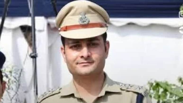 जंतर मंतर पर छेड़खानी के आरोपों के बीच दिल्ली पुलिस के ACP विवेक भगत को मिला प्रमोशन