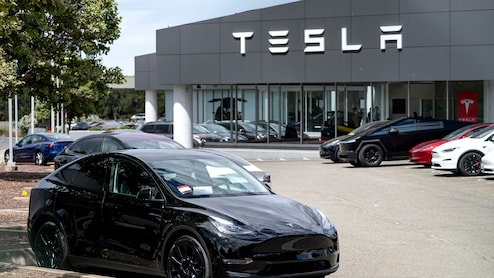 Tesla's Lowered Capex Target Fuels Doubt On AI, Robotics Goals